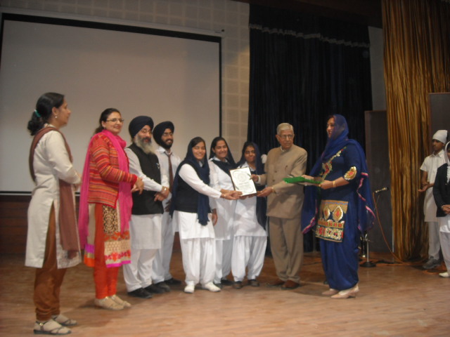 BVM HOSTS SHABAD GAYAN COMPETITION